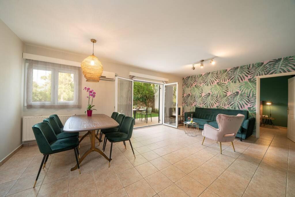 Central & Elegant Suite With Private Garden Аргостолион Екстериор снимка