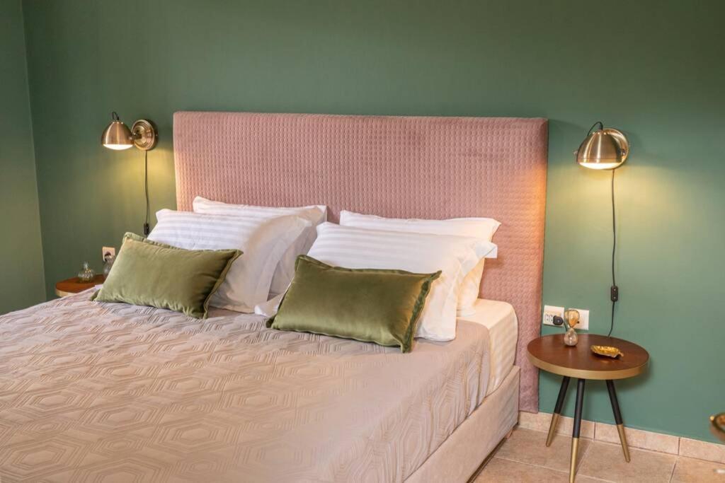Central & Elegant Suite With Private Garden Аргостолион Екстериор снимка