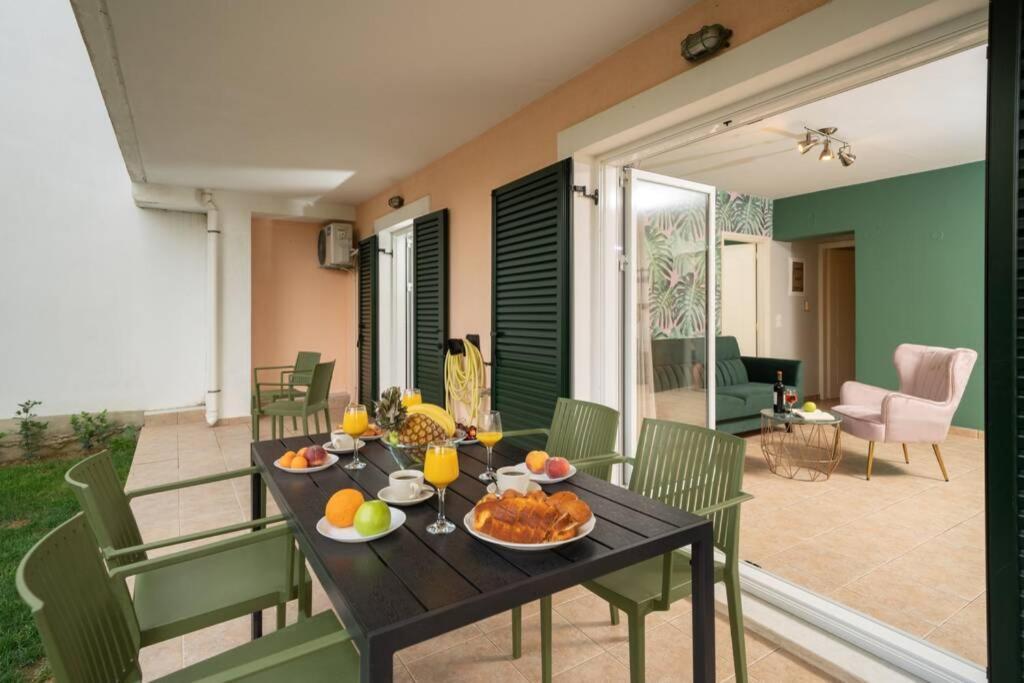 Central & Elegant Suite With Private Garden Аргостолион Екстериор снимка