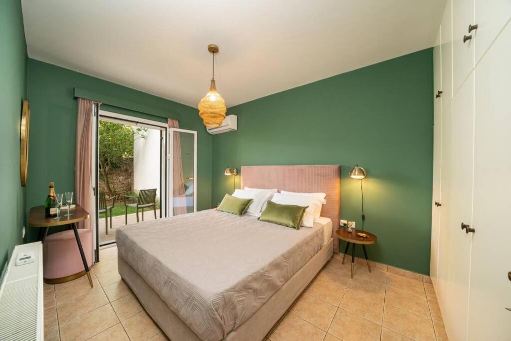 Central & Elegant Suite With Private Garden Аргостолион Екстериор снимка